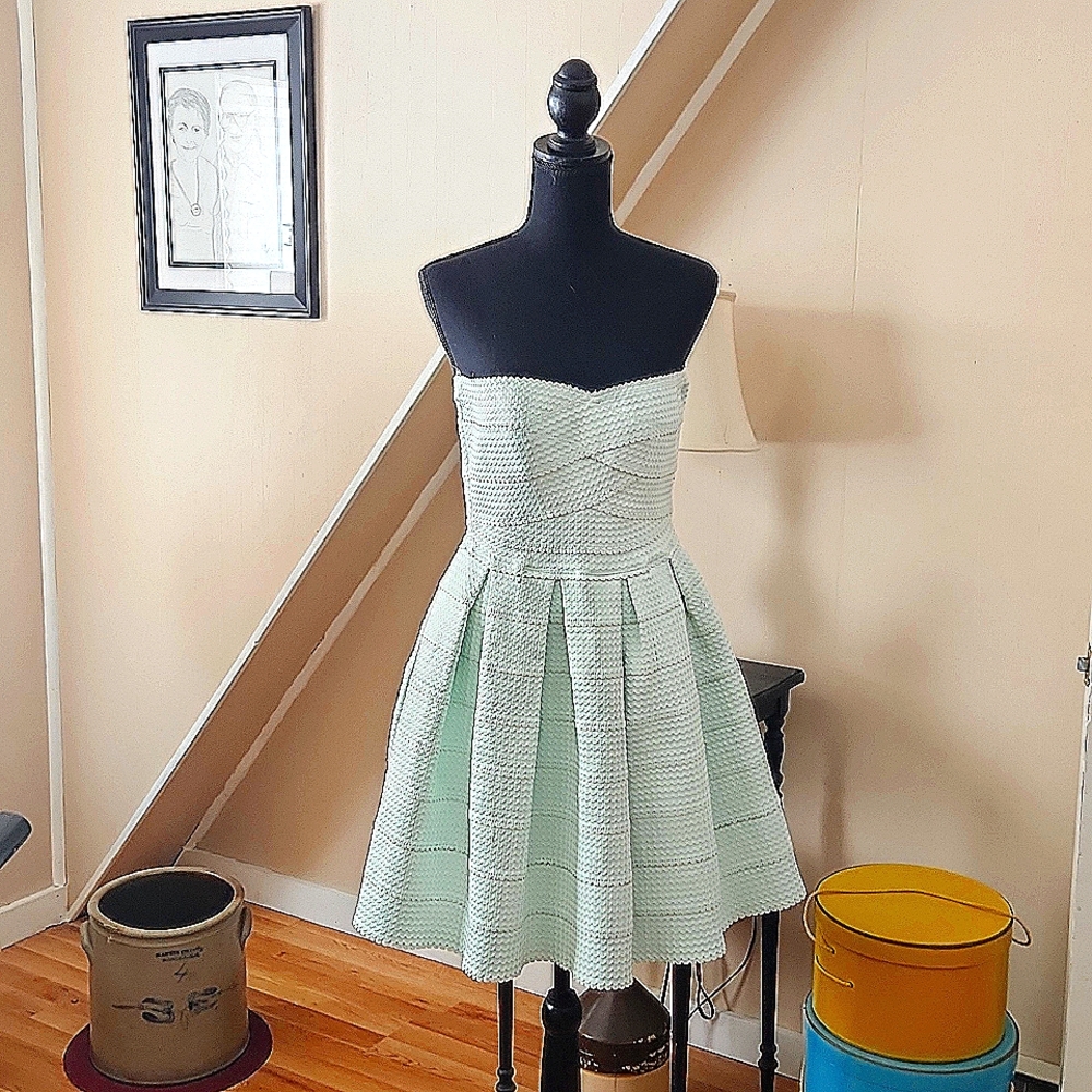 Jun & Ivy Sweetheart Cocktail Dress